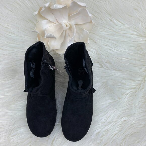 Faux Suede Soft Slouch Boot With Bow Accent Non-Marking Soles New With Tags - Picture 3 of 8